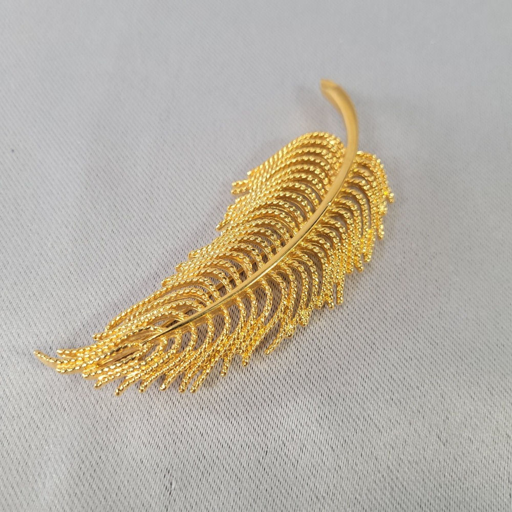 Monet Gold Tone Feather Leaf Brooch Vintage Textured Openwork Pin